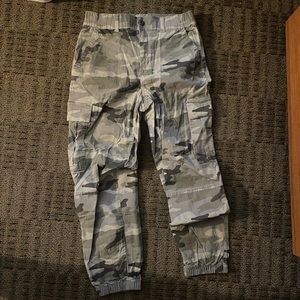 American eagle camo pants